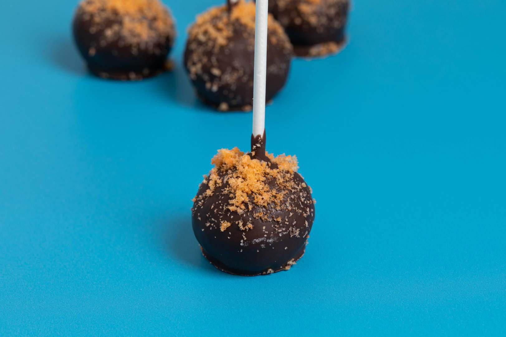Chocolate Cheesy Pops